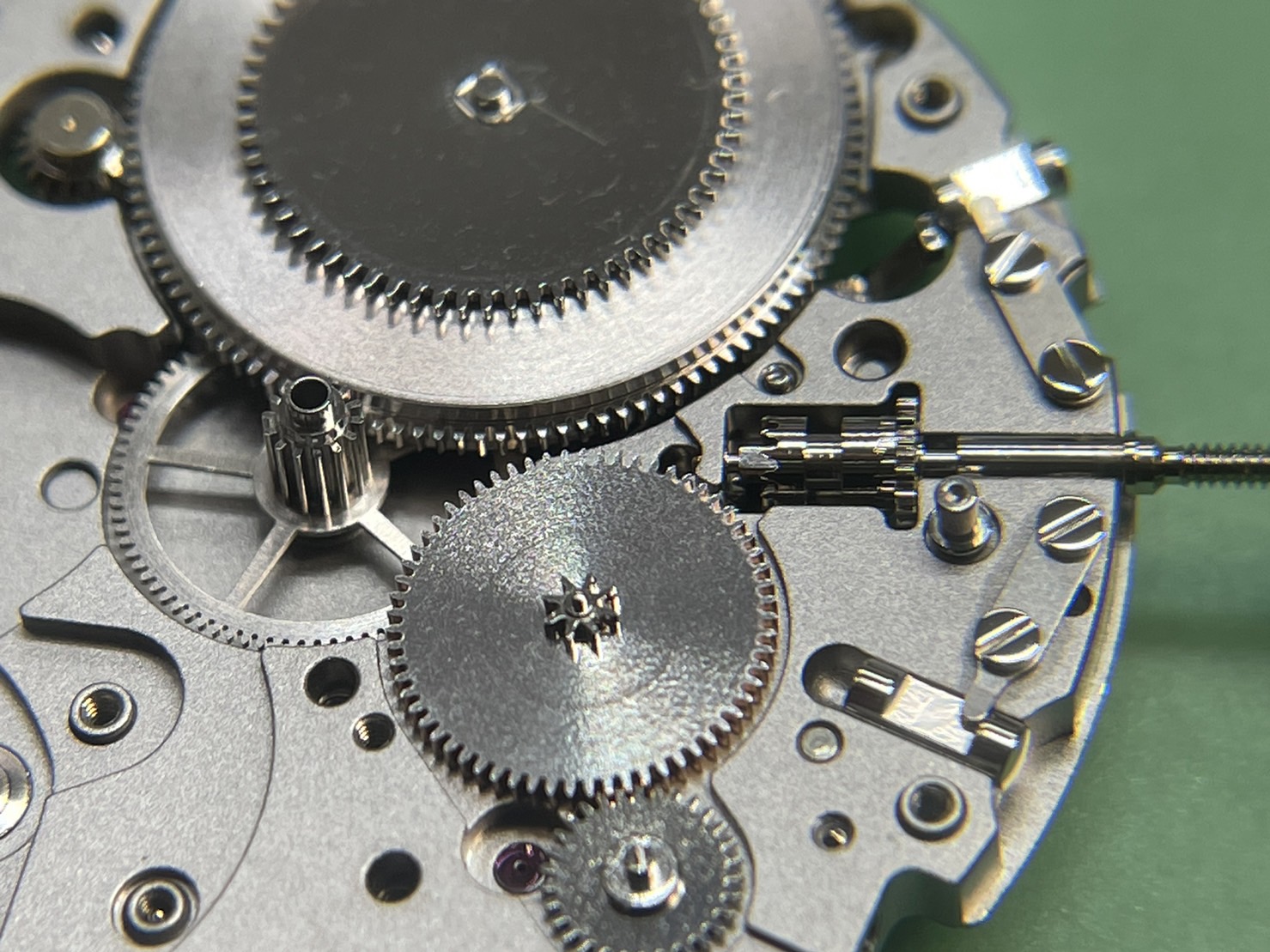 技術者Eyes | 時計修理・オーバーホール専門【ウォッチパートナー】